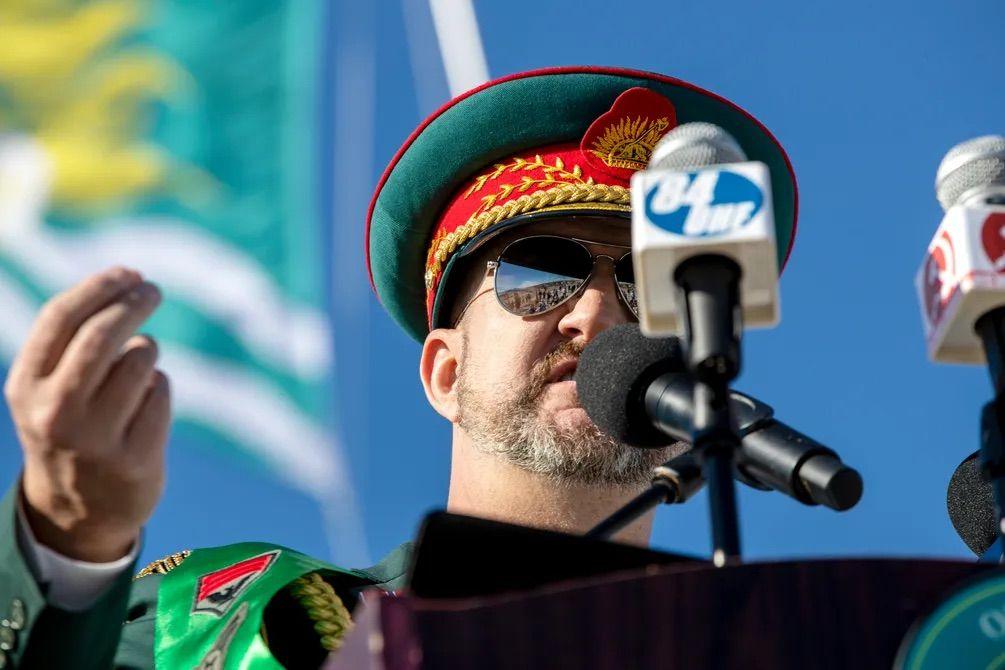 A diktátor (Facebook).jpg