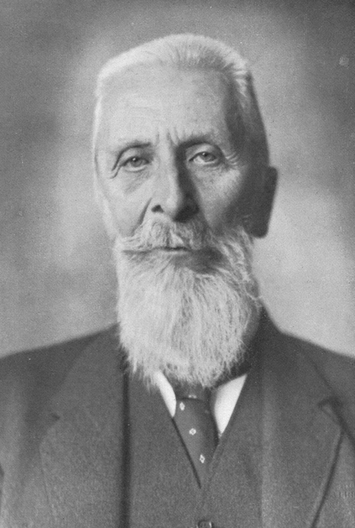 Apponyi_Albert_1910.jpg