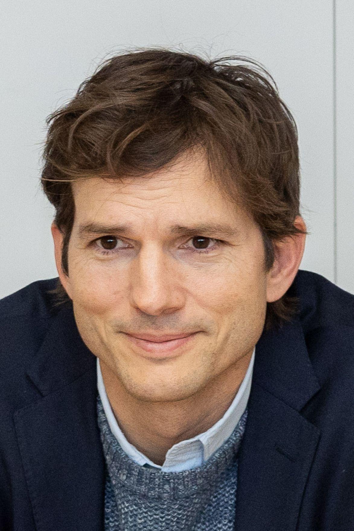 Ashton_Kutcher_-_2023_-_P060603-652701_(cropped).jpg