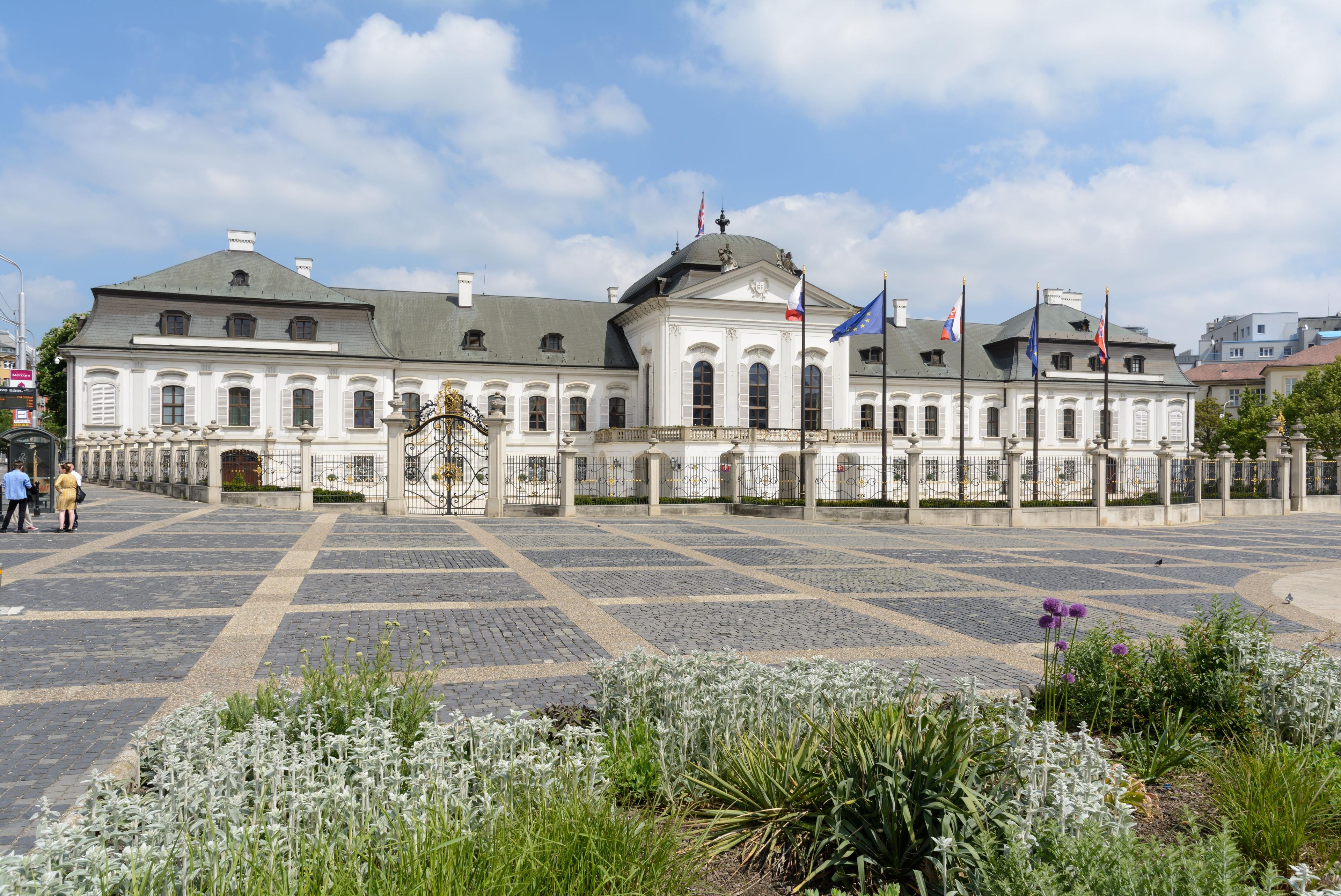 Bratislava_Grassalkovich_Palace_01.jpg