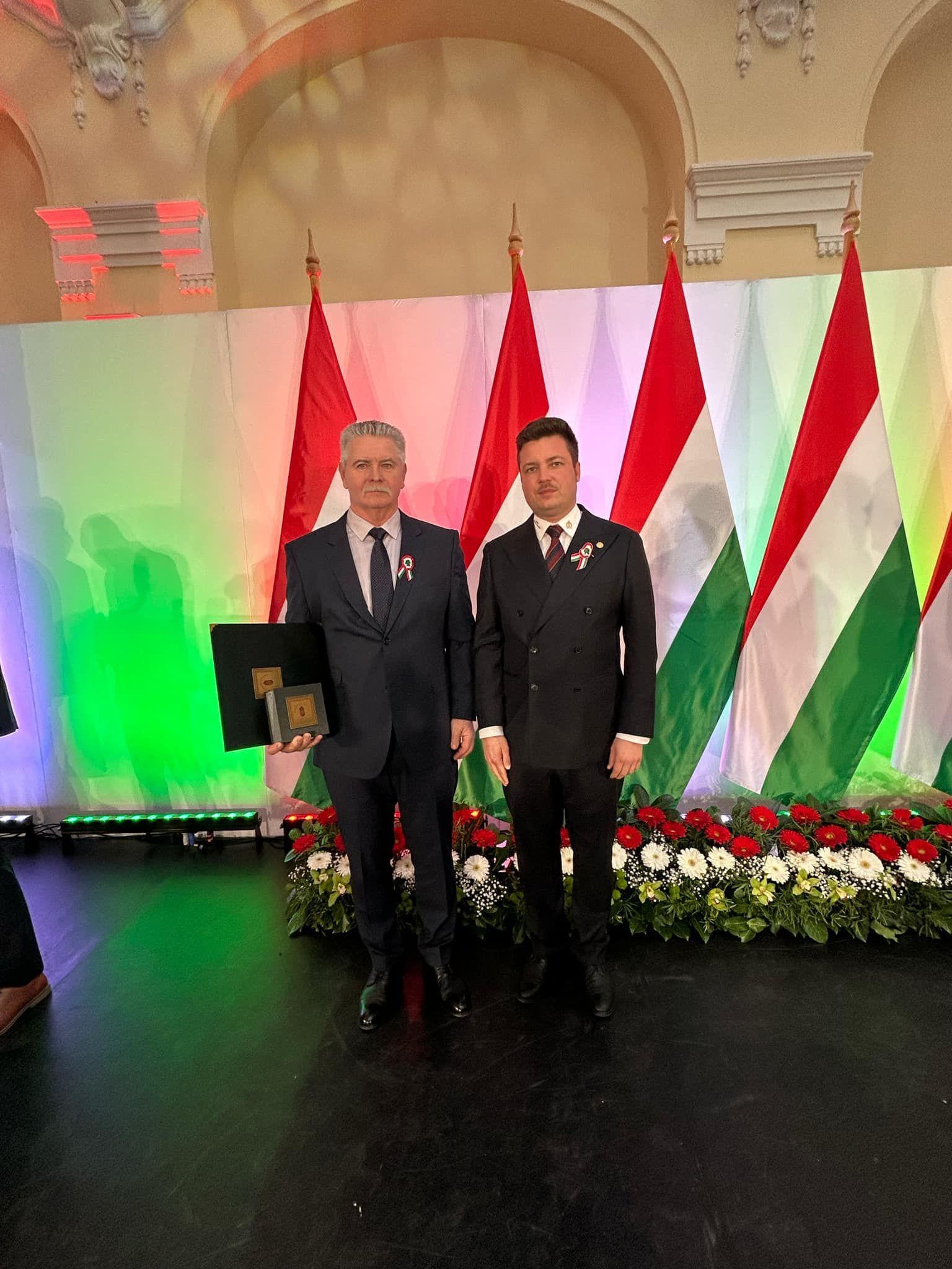 Koren Csaba és Cseri Dávid díjátadás.jpg