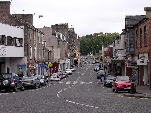 Lochee_High_Street_-_geograph.org.uk_-_10375.jpg