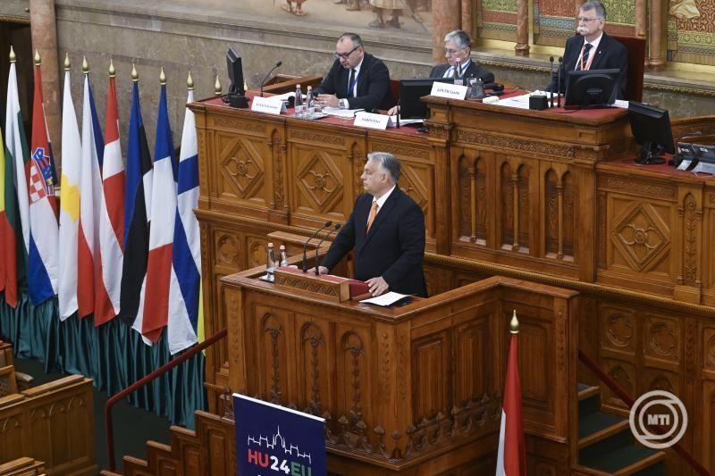 Orbán 05_MTI.jpg