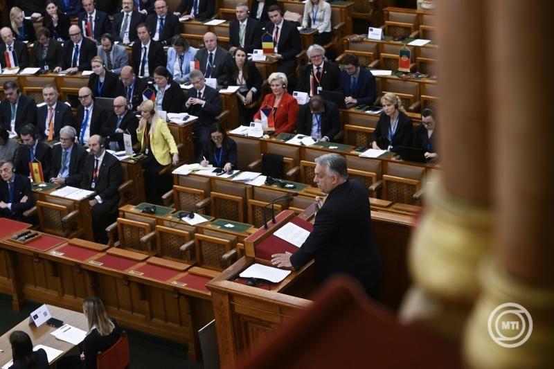 Orbán 06_MTI.jpg
