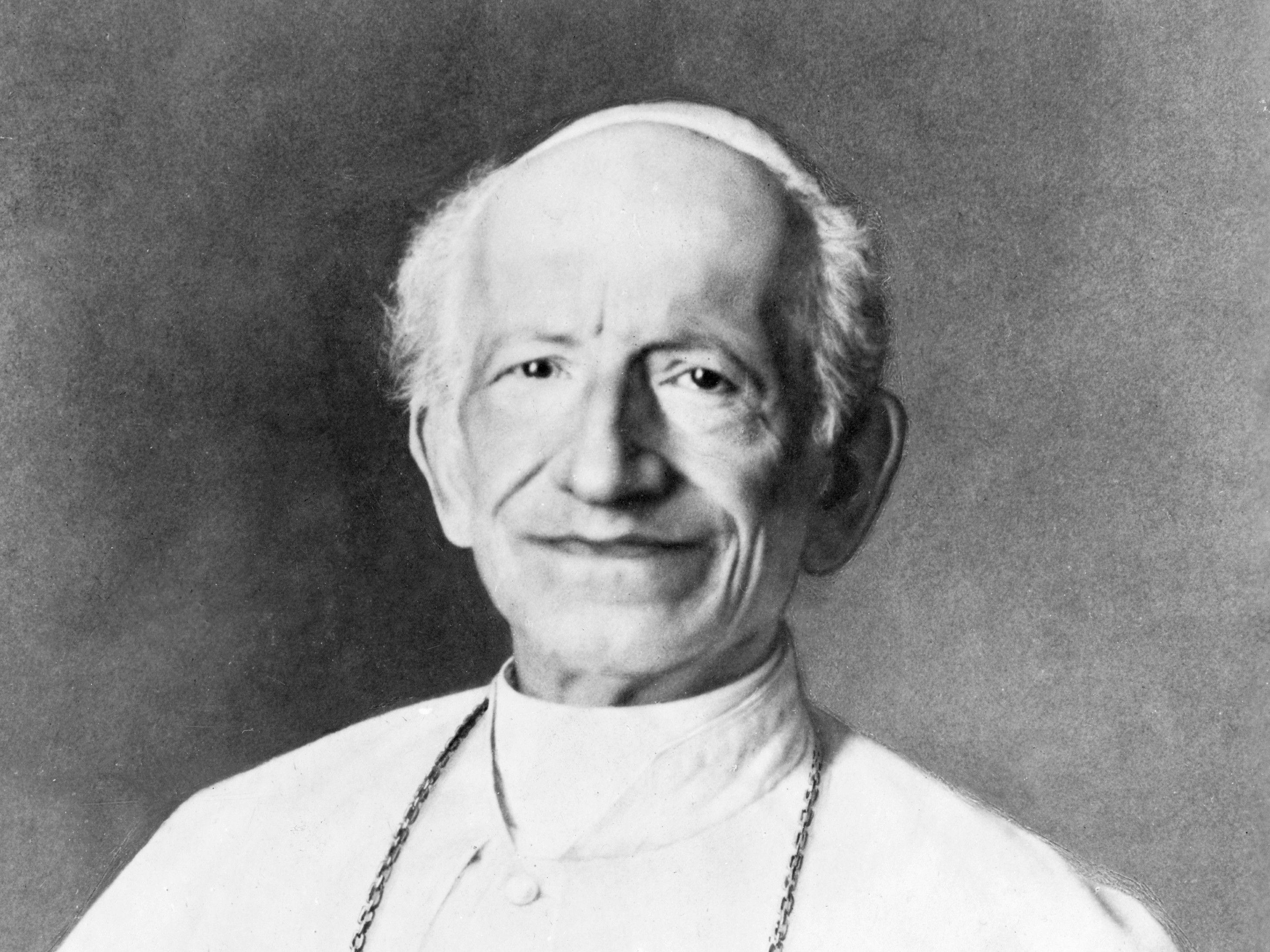 Papa_Leone_XIII_(1898) (1).jpg