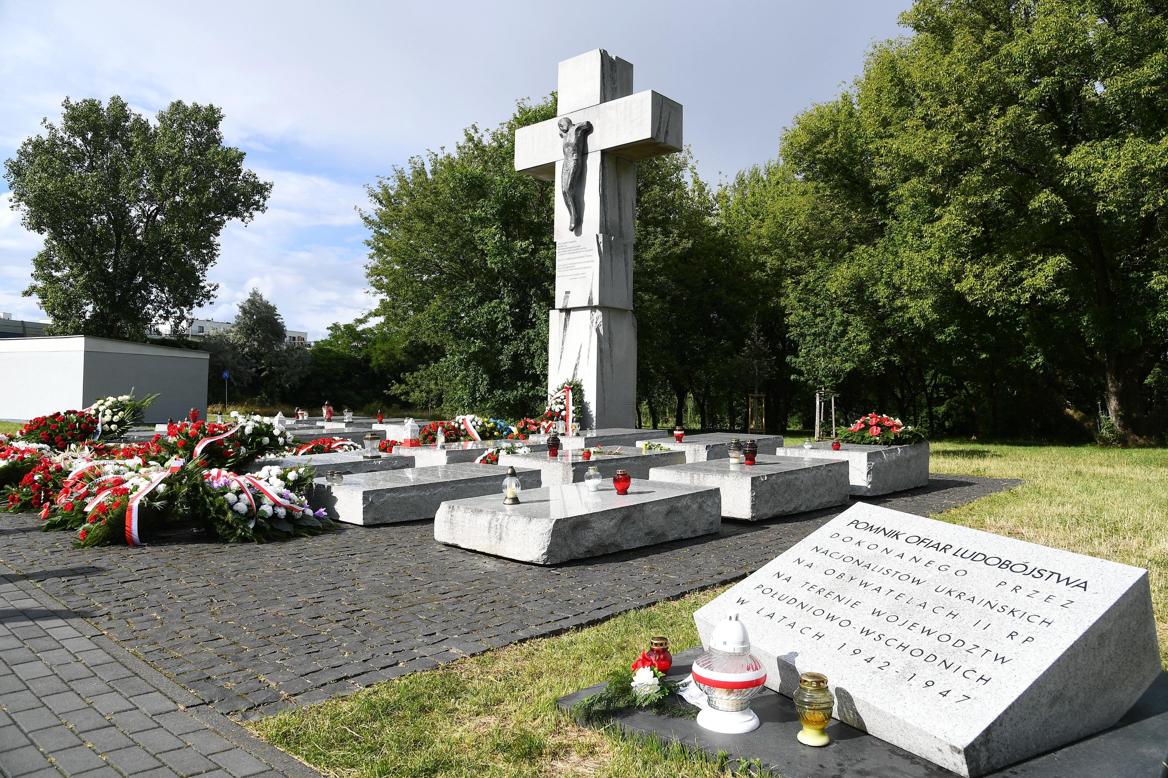 Pomnik_Rzezi_Wołyńskiej_w_Warszawie_2022_03.jpg