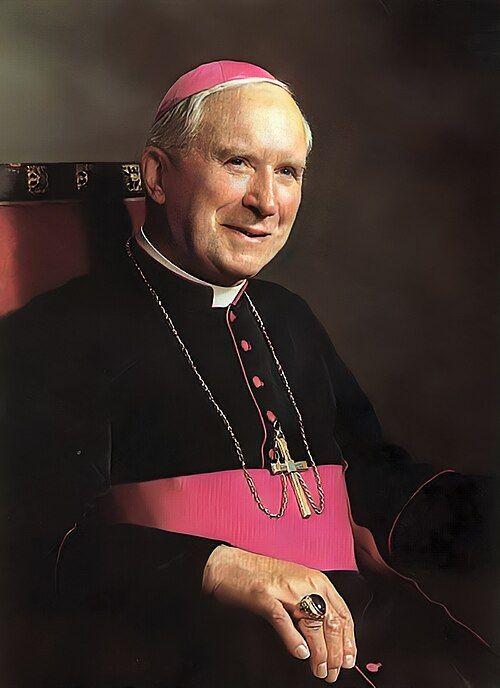 Portrait_of_Archbishop_Marcel_Lefebvre_–_edited.jpg