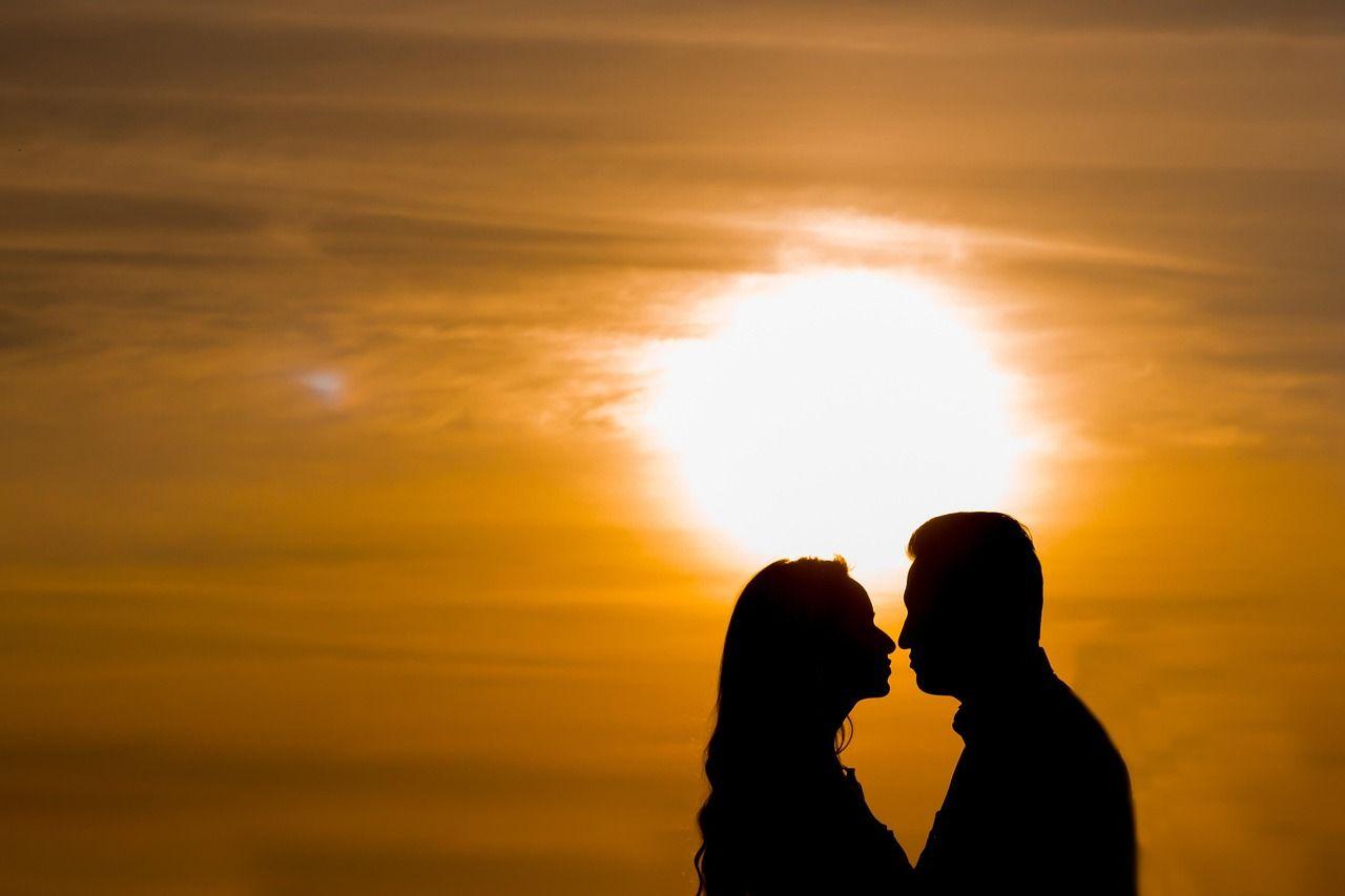 couple-1643452_1280.jpg