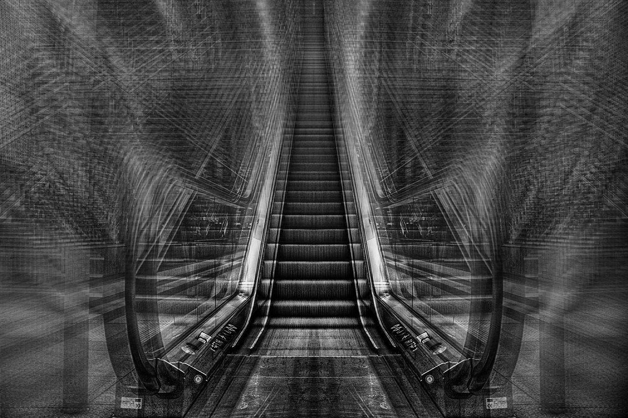 escalator-3794144_1280.jpg
