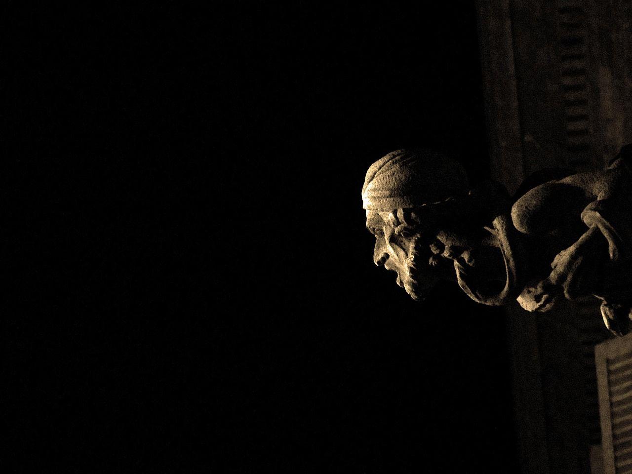 gargoyle-2757026_1280.jpg