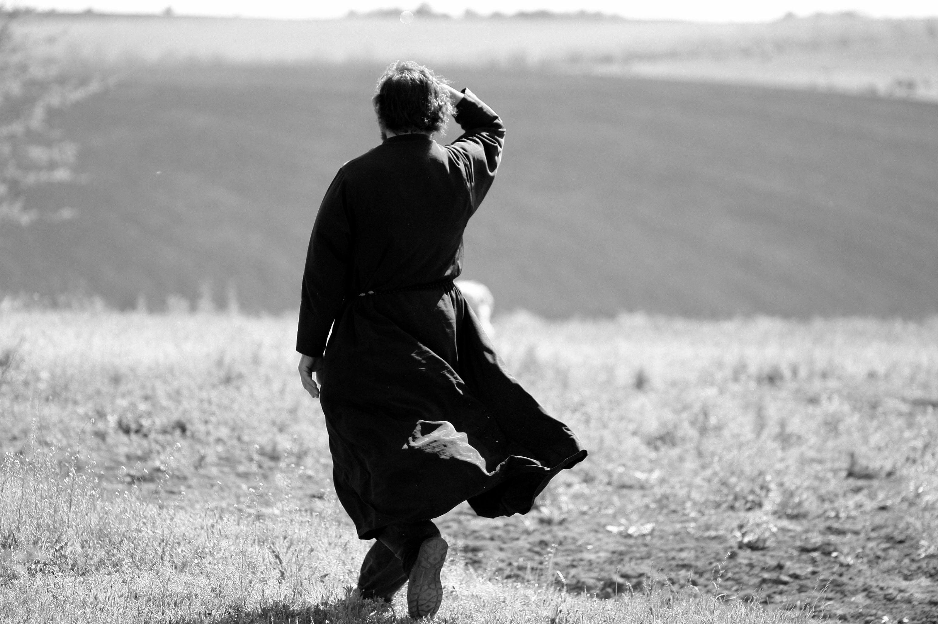 monk-1378196.jpg